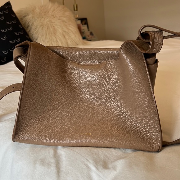 Cuyana Handbags - Cuyana Double Loop Bag